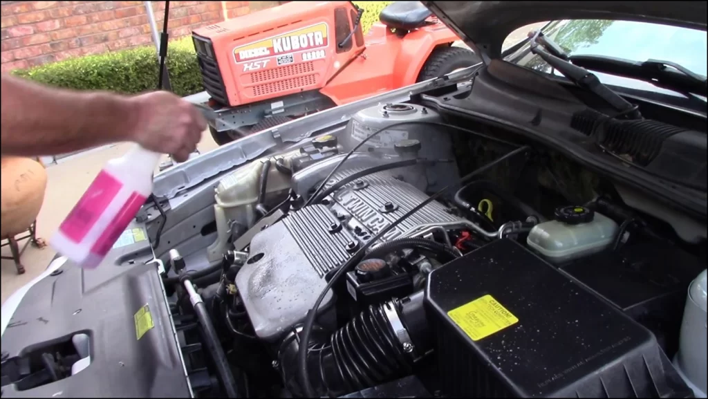 Araç motoru en iyi nasıl temizlenir?