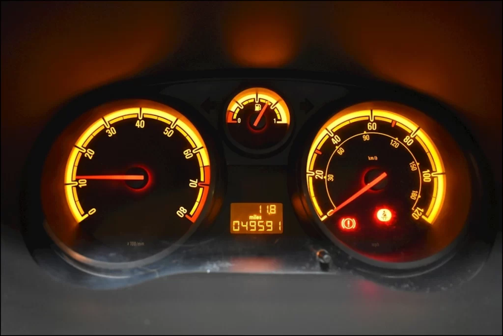 Otomobil Modelleri Benzin Uyarı Işığı Yandıktan Sonra Kaç Km Gidebilir?